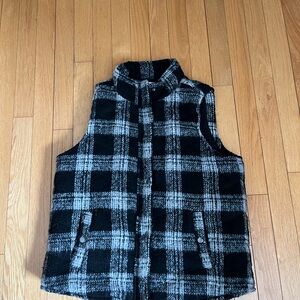 Women’s Thread & Supply Black and White Fleece Vest